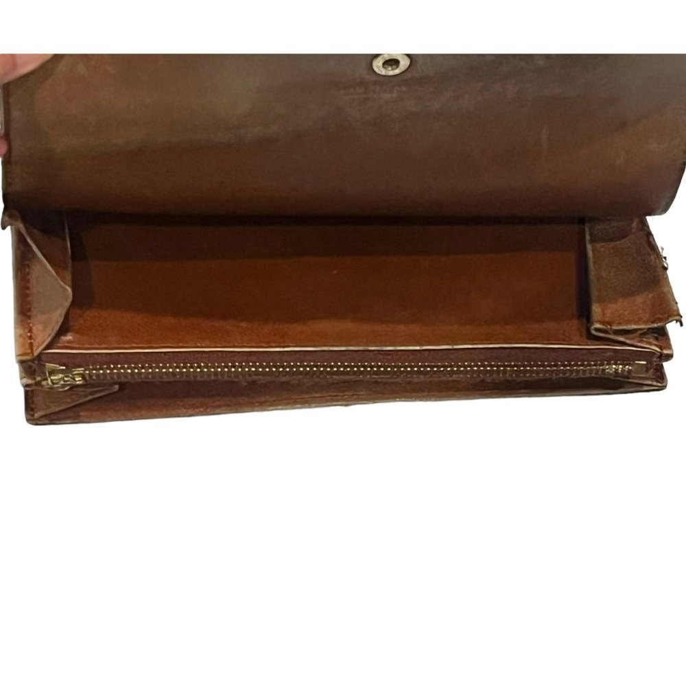 Authentic Louis Vuitton Monogram Canvas Sarah Wallet Date Code: 8911AN - Picture 14 of 16